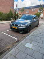 BMW 5-Serie 2.2 I 520 AUT 2003 Grijs, Auto's, BMW, Achterwielaandrijving, Grijs, Particulier, 170 pk