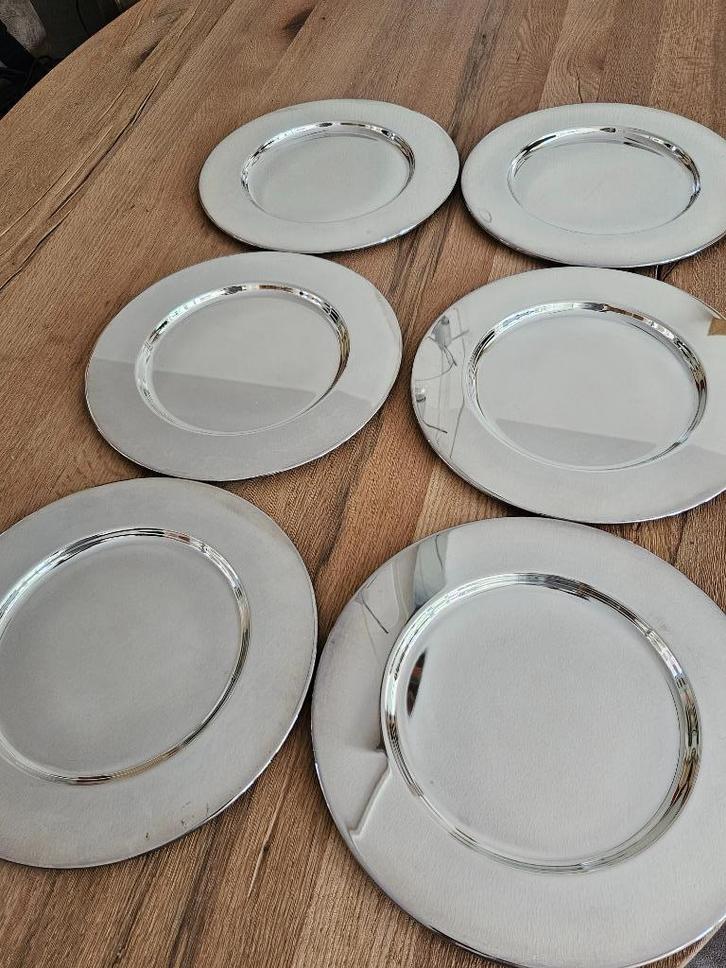 Maestri Onderborden – Tijdloze Elegantie voor uw Feesttafel, Huis en Inrichting, Keuken | Servies, Gebruikt, Bord(en), Effen, Overige materialen