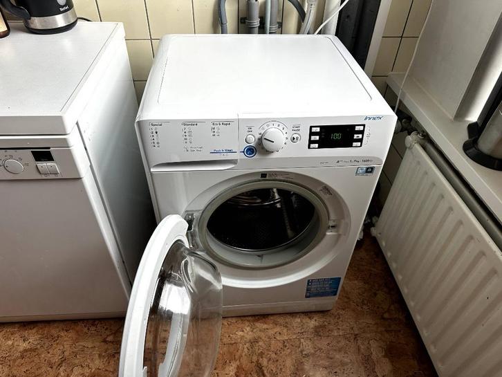 Wasmachine Indesit XWE 71683X W, Witgoed en Apparatuur, Wasmachines, Gebruikt, Voorlader, 6 tot 8 kg, 85 tot 90 cm, 1200 tot 1600 toeren