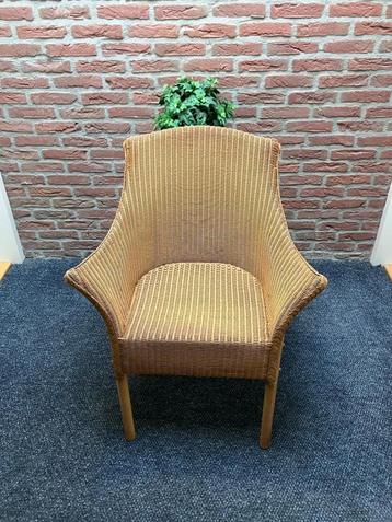 Rieten stoelen beschikbaar voor biedingen