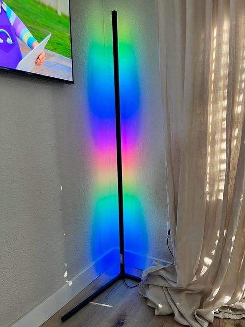 Nieuwe Grundig vloerlamp led 140 cm van Action, Huis en Inrichting, Lampen | Vloerlampen, Nieuw, 100 tot 150 cm, Kunststof, Ophalen of Verzenden
