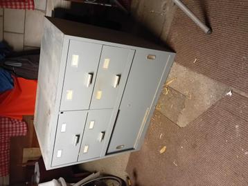 Stalen kast archiefkast opslag kast lade kast beschikbaar voor biedingen