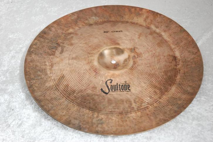 NIEUW!  Soultone Inferno china bekken 1572gr 20 inch, Muziek en Instrumenten, Instrumenten | Onderdelen, Nieuw, Drums of Percussie