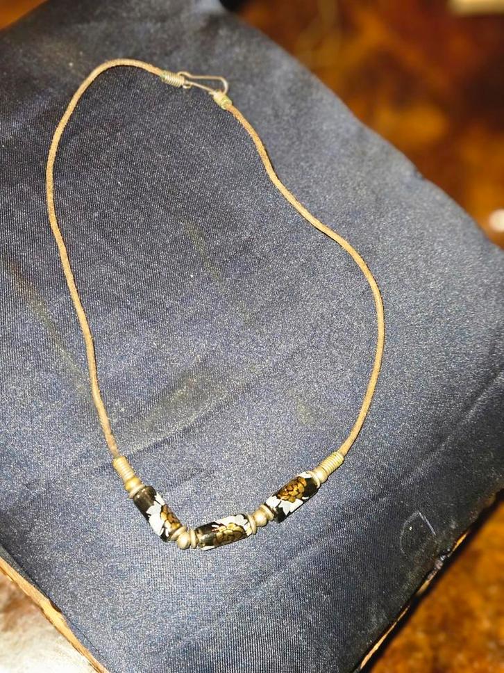 Keramiek met Leer Halsketting, Sieraden, Tassen en Uiterlijk, Kettingen, Gebruikt, Overige materialen, Bruin, Ophalen of Verzenden