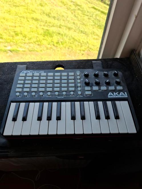 AKAI APC key 25, Muziek en Instrumenten, Midi-apparatuur, Zo goed als nieuw, Ophalen