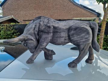 Grote Houten Stier Koe beschikbaar voor biedingen