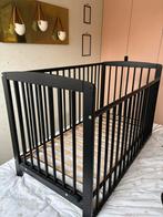 Zwart beuken ledikant met matras, bedbumper, hoeslakens, etc, Ophalen, Zo goed als nieuw, Ledikant