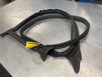 Portierrubber 4Deurs rechts-voor van een Tesla Model 3 beschikbaar voor biedingen