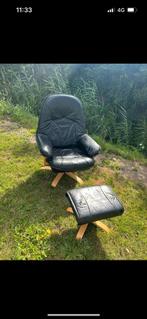 Relax stoel + voetbankje, Ophalen, Gebruikt, Zwart, Leer