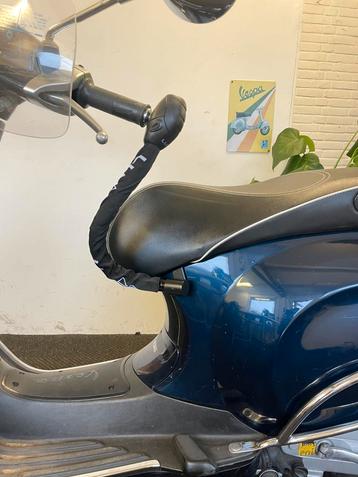 Stuurslot Vespa Sprint en Primavera beschikbaar voor biedingen