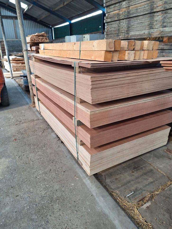 Restant multiplex 18mm .8 platen, Doe-het-zelf en Verbouw, Platen en Panelen, Nieuw, Multiplex, Minder dan 20 mm, Ophalen of Verzenden