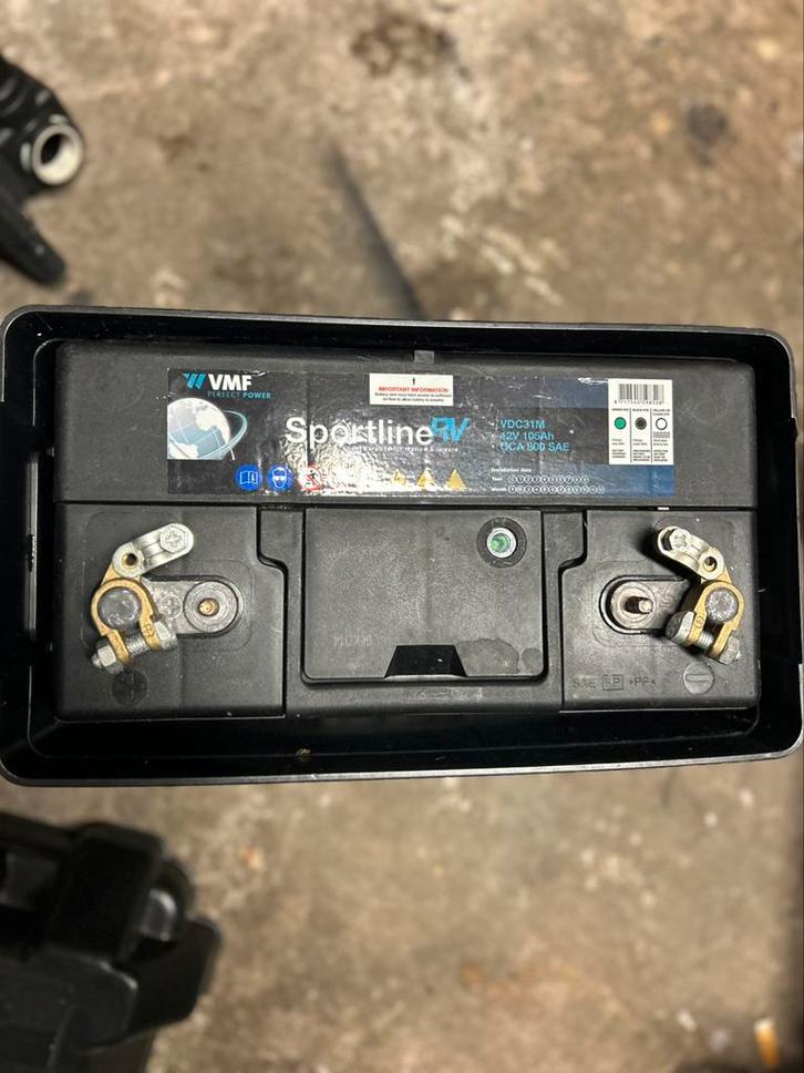 accu 105ah met lader, Auto-onderdelen, Accu's en Toebehoren, Ophalen of Verzenden