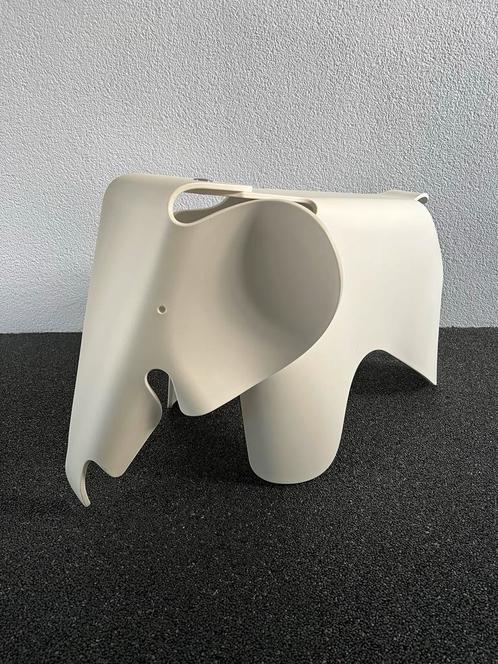 Vitra Eames Olifant Stoel - Wit, Huis en Inrichting, Stoelen, Zo goed als nieuw, Eén, Kunststof, Wit, Ophalen