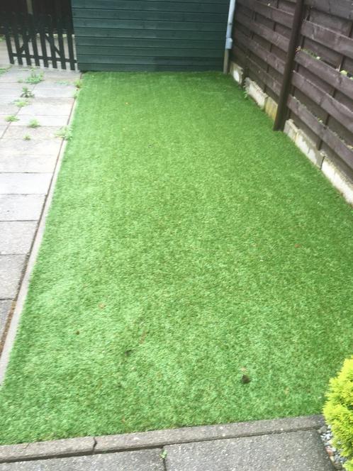 2 mooie stukken kunstgras 1 x lang 6,30m breed 2,30m + 1, Tuin en Terras, Gras en Kunstgras, Zo goed als nieuw, Kunstgras, 10 tot 20 m²