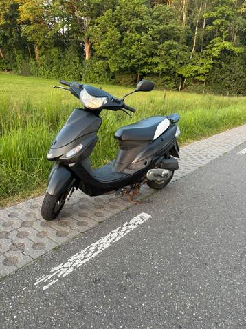 Peugeot V clic Matte Black beschikbaar voor biedingen