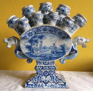 Tulpenvaas Delft ca.1800-1825  beschikbaar voor biedingen