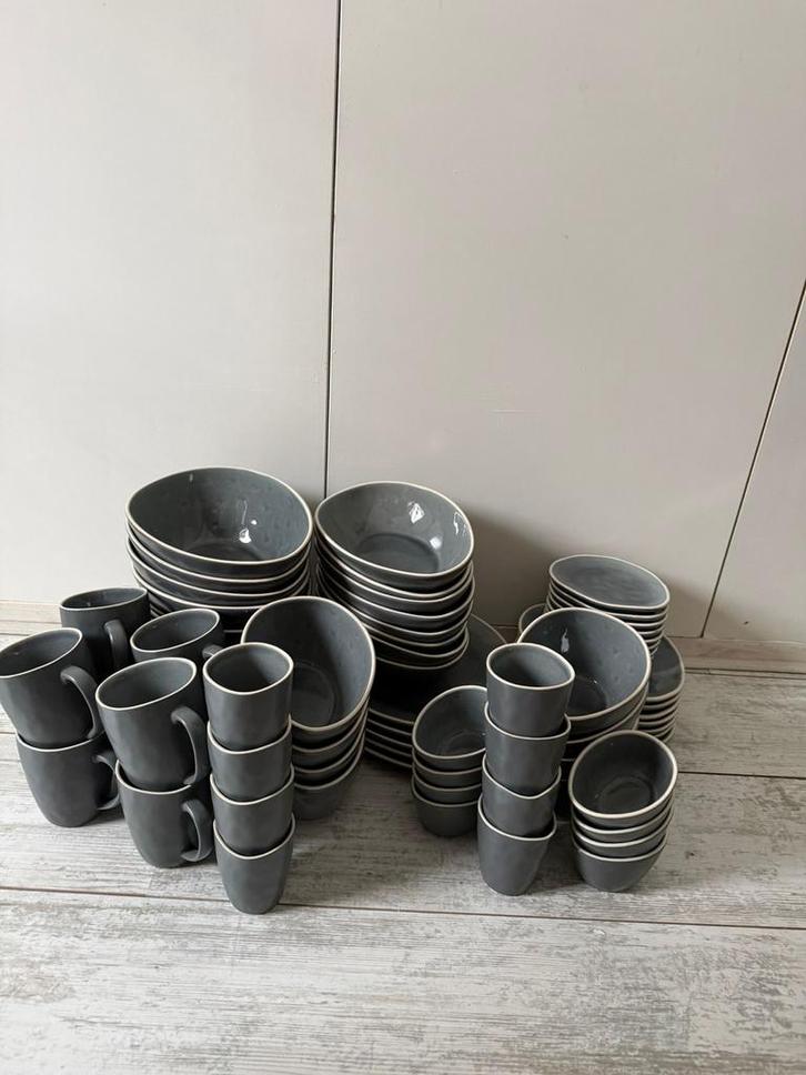 Jewel 64-delig Donkergrijs Servies Compleet voor 8 personen, Huis en Inrichting, Keuken | Servies, Zo goed als nieuw, Compleet servies
