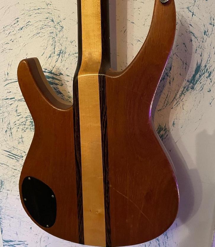Perfect Pre-Owned BASSES €150-€1000, Muziek en Instrumenten, Snaarinstrumenten | Gitaren | Bas, Gebruikt, Elektrisch, Ophalen of Verzenden