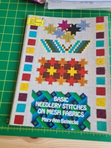 Borduurboek Needlery Stitches On Mesh Fabric beschikbaar voor biedingen
