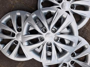 Te koop Origineel Kia wieldoppen 15 inch.  beschikbaar voor biedingen