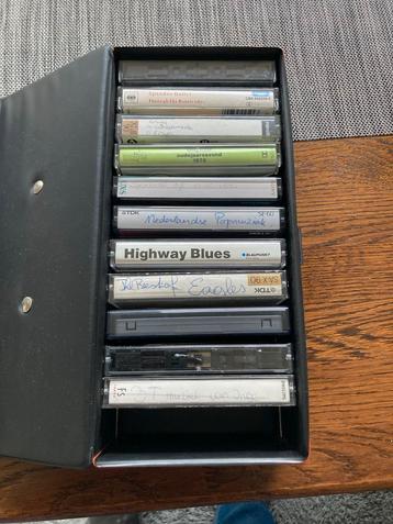 Cassettebandjes in Koffertje - 11 stuks beschikbaar voor biedingen