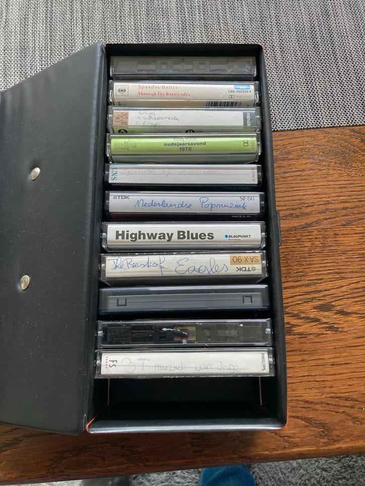 Cassettebandjes in Koffertje - 11 stuks, Cd's en Dvd's, Cassettebandjes, Gebruikt, Voorbespeeld, Overige genres, 2 t/m 25 bandjes