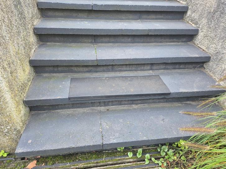Anti-slip matten voor buitentrappen, Tuin en Terras, Overige Tuin en Terras, Gebruikt, Ophalen