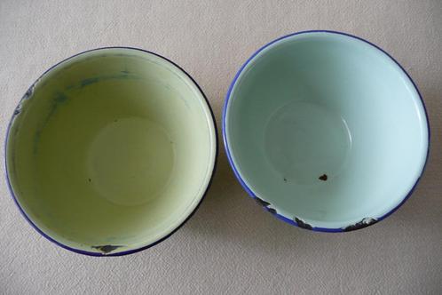 2 Emaille schaaltjes Ø 14 cm., Antiek en Kunst, Curiosa en Brocante, Ophalen of Verzenden