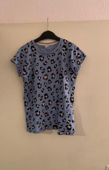 Meerkleurige T-shirt van de Zeeman. Maat 158 beschikbaar voor biedingen