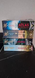 Serie zeven zussen deel 2 en 3,  7 en 8 Lucinda Riley, Boeken, Ophalen, Zo goed als nieuw, Lucinda Riley