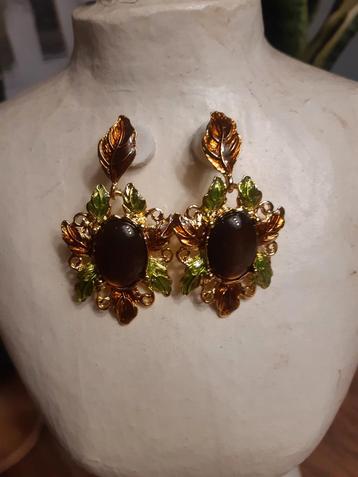 Leuke Herfst Oorbellen met Bladmotief beschikbaar voor biedingen