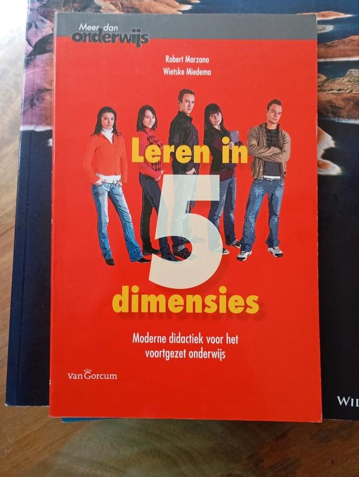 W. Miedema - Leren in vijf dimensies, Boeken, Wetenschap, Zo goed als nieuw, Sociale wetenschap, Ophalen of Verzenden