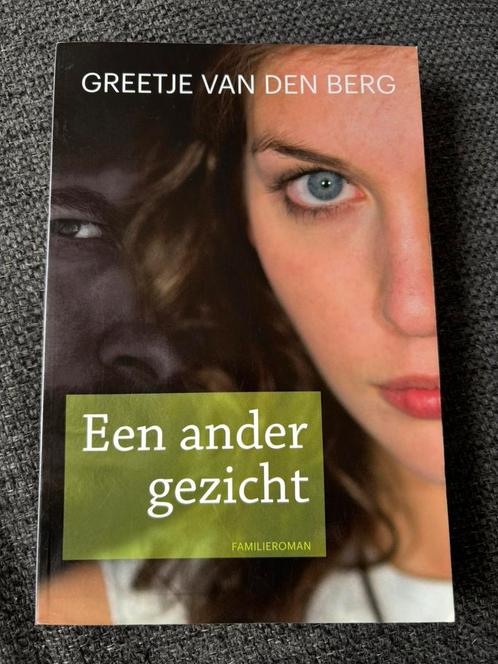Greetje van den Berg - Een ander gezicht-De vader van Luca, Boeken, Streekboeken en Streekromans, Zo goed als nieuw, Ophalen of Verzenden