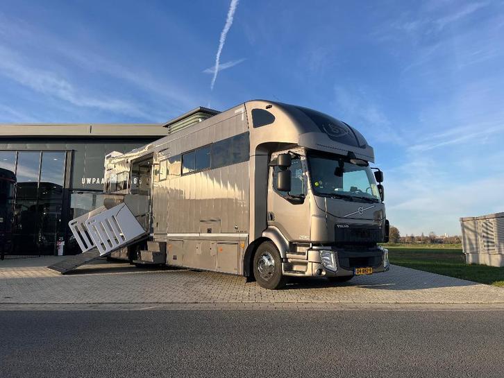 Volvo STX Automaat euro 6 Paardenvrachtwagen 5 paards, Dieren en Toebehoren, Paarden en Pony's | Trailers en Aanhangwagens, Zo goed als nieuw