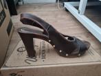 Leuke bruine pumps van Wrangler, mt 39, Kleding | Dames, Schoenen, Ophalen of Verzenden, Bruin, Zo goed als nieuw, Pumps