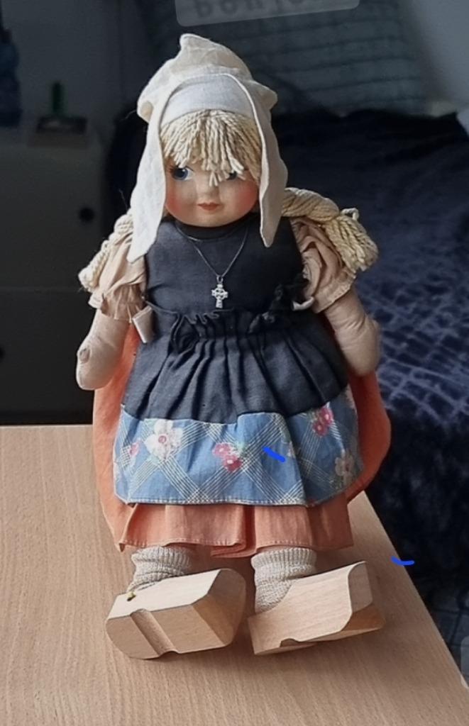 Antique doll, Antiek en Kunst, Antiek | Speelgoed, Ophalen of Verzenden