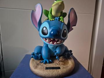 Disney Beast Kingdom Stitch met kikker kerst verjaardag  beschikbaar voor biedingen