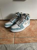 Air Jordan mid wit/lichtblauw, Blauw, Nike, Nieuw, Ophalen of Verzenden