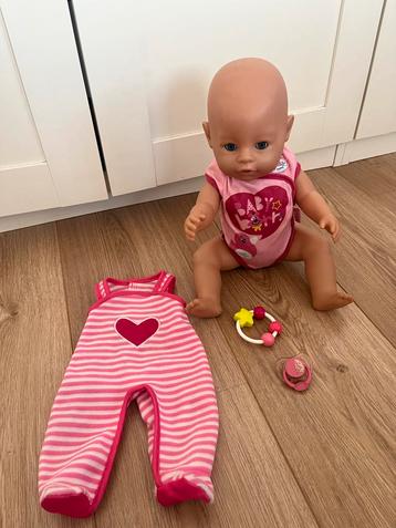 Baby Born pop met accessoires beschikbaar voor biedingen