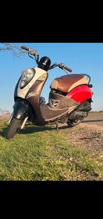 Sym mio, Fietsen en Brommers, Gebruikt, Maximaal 45 km/u, Benzine, 50 cc