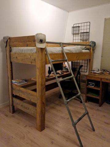 Hoogslaper beschikbaar voor biedingen