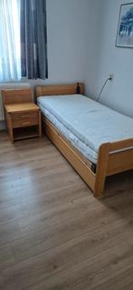 Senioren bed met electrische verstelbare lattenbodem, Ophalen of Verzenden, Eenpersoons