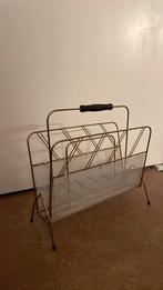 Vintage krantenbak / lectuurbak, Huis en Inrichting, Ophalen, Zo goed als nieuw