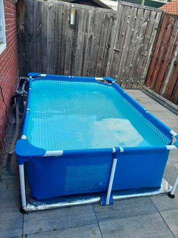 Zwembad met pomp Intex beschikbaar voor biedingen