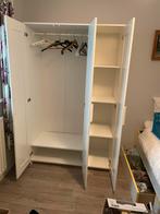 Een ikea kledingkast, Huis en Inrichting, Kasten | Kledingkasten, 100 tot 150 cm, Ophalen of Verzenden, Zo goed als nieuw, 150 tot 200 cm