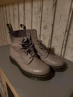 Dr martens maat 39 grijs, Kleding | Dames, Schoenen, Ophalen of Verzenden, Zo goed als nieuw, Grijs