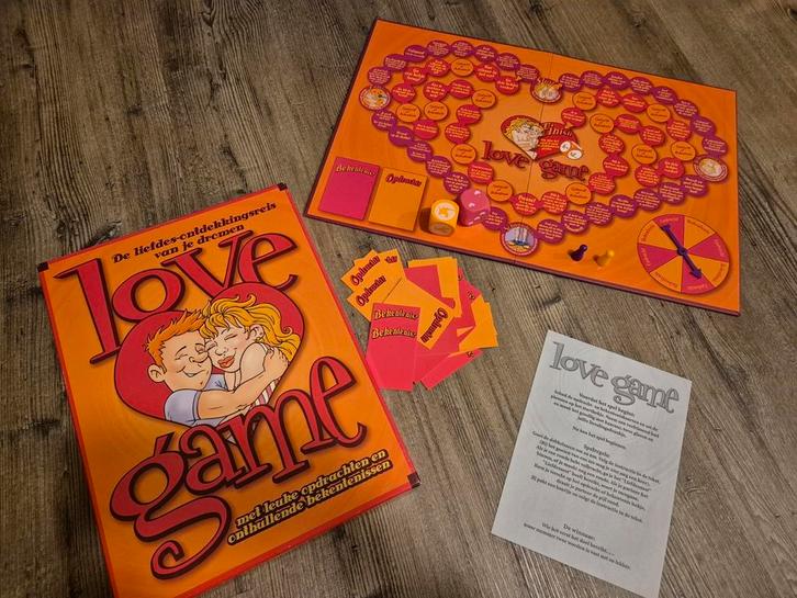 Love game, liefdesspel met spelbord, opdrachten en vragen, Hobby en Vrije tijd, Gezelschapsspellen | Bordspellen, Zo goed als nieuw