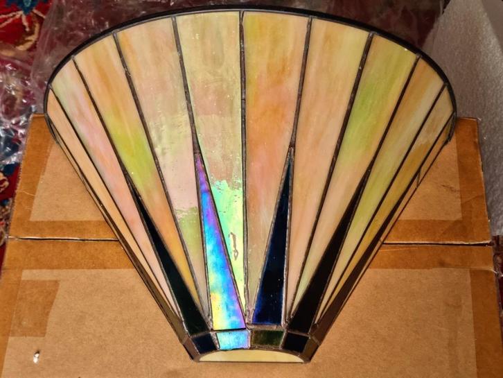 Tiffany Dark Star wandlamp, Huis en Inrichting, Lampen | Wandlampen, Zo goed als nieuw, Glas, Metaal, Ophalen of Verzenden