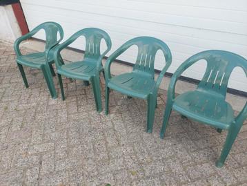 Tuinstoelen stapelstoelen groene kunststof stoeltjes beschikbaar voor biedingen