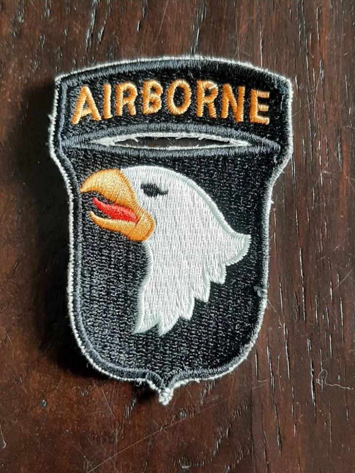 Repro US 101st AB ‘Screaming Eagles’ patch, Verzamelen, Militaria | Tweede Wereldoorlog, Embleem of Badge, Amerika, Verzenden